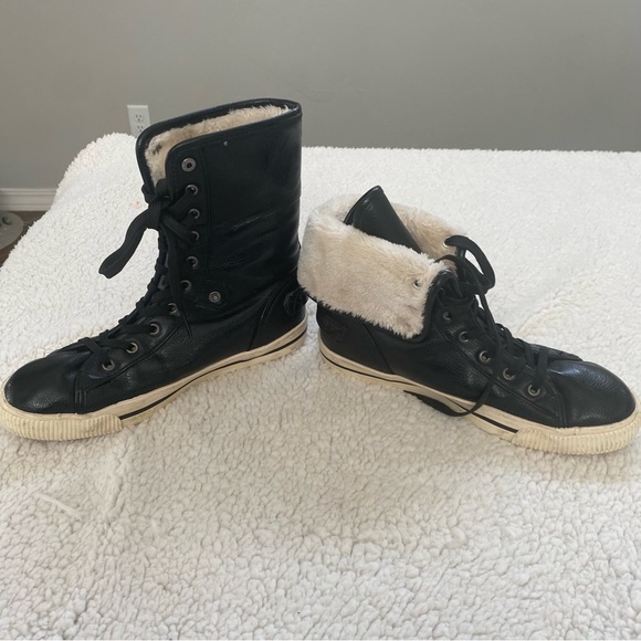 Arizona Jean co. Black faux leather high top with faux fur inside. Size 7.5 - Picture 8 of 10